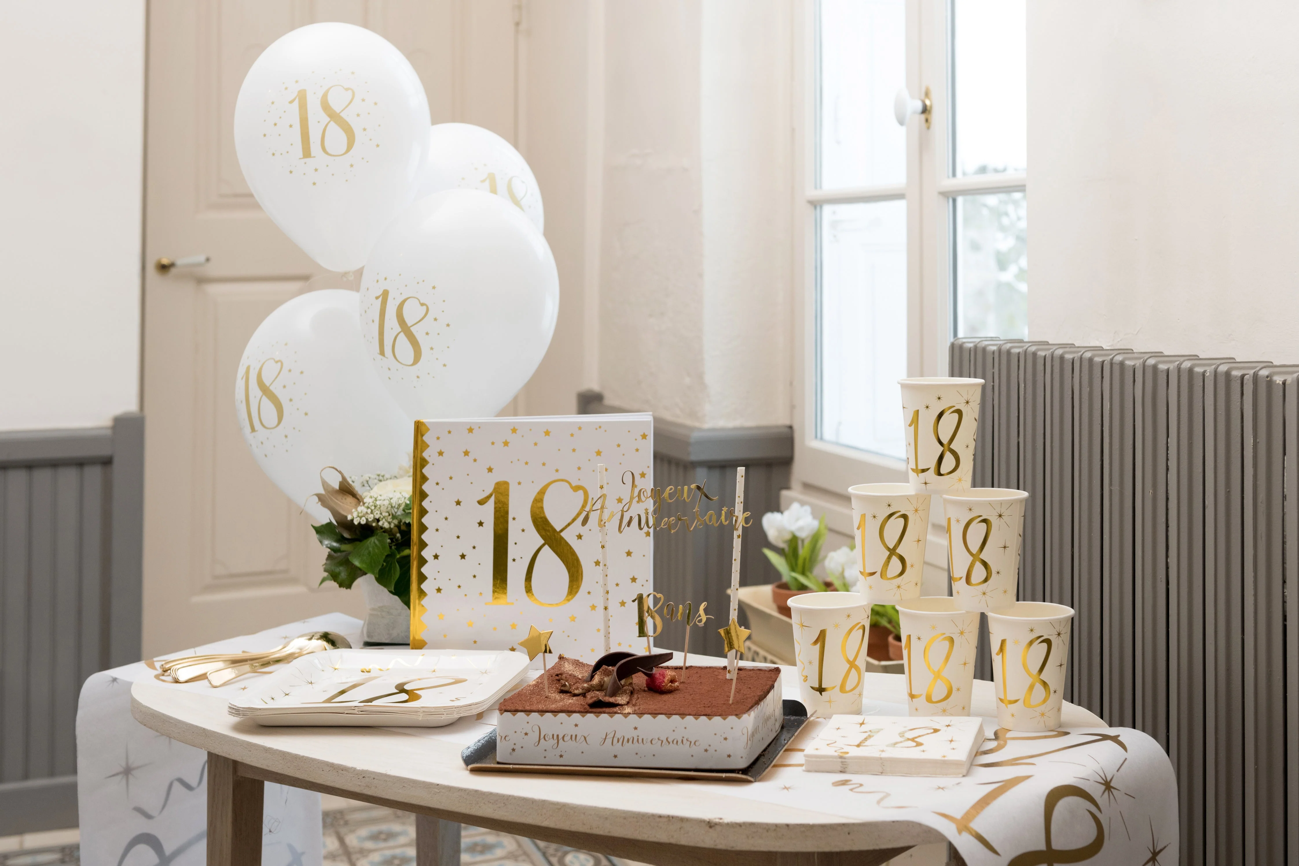 Luxurious 70th Birthday Golden Guestbook - Immortalize Your Party in Style & Elegance