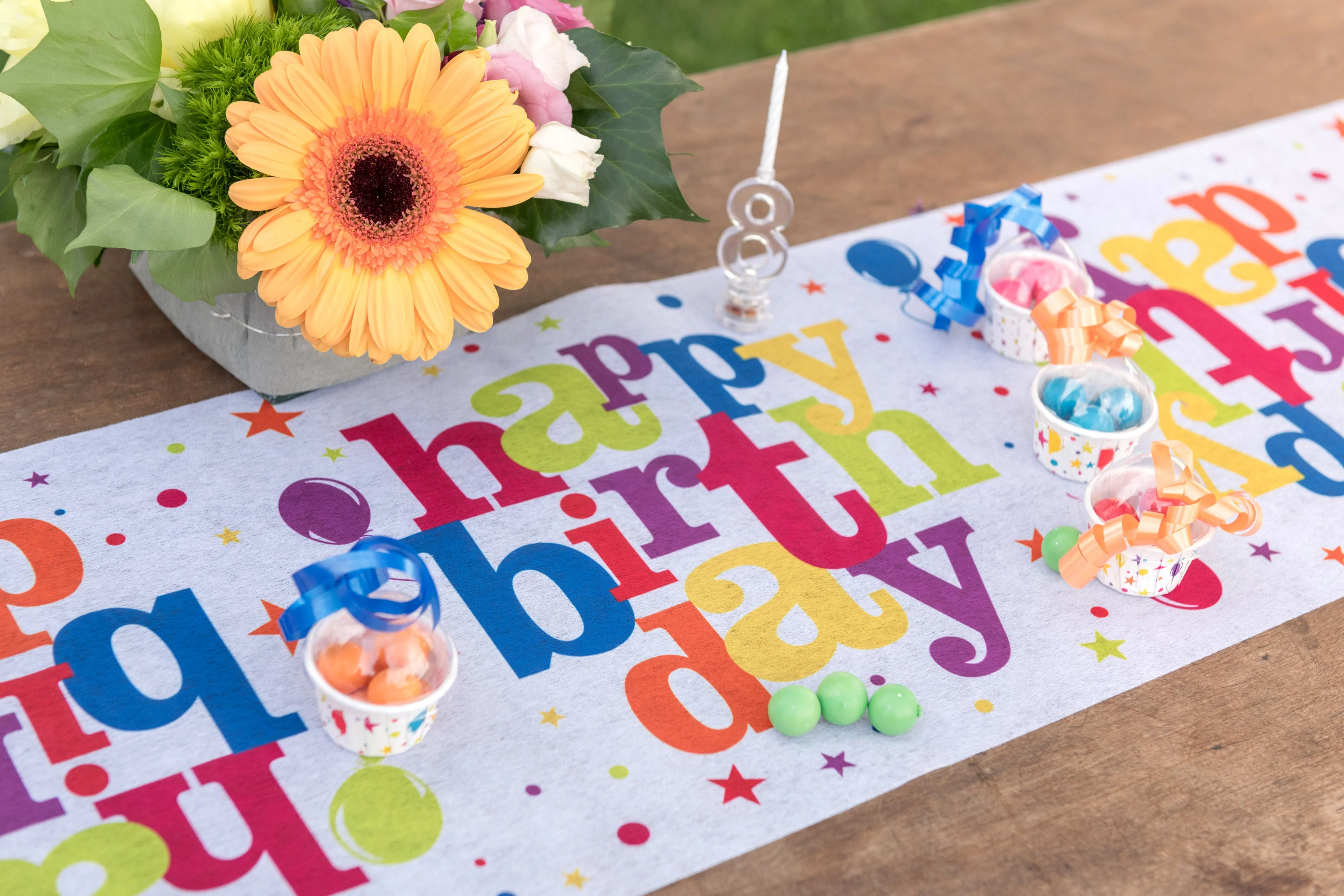 Festive Birthday Extravaganza - Chic Multicolor Table Runner for Elegant Parties