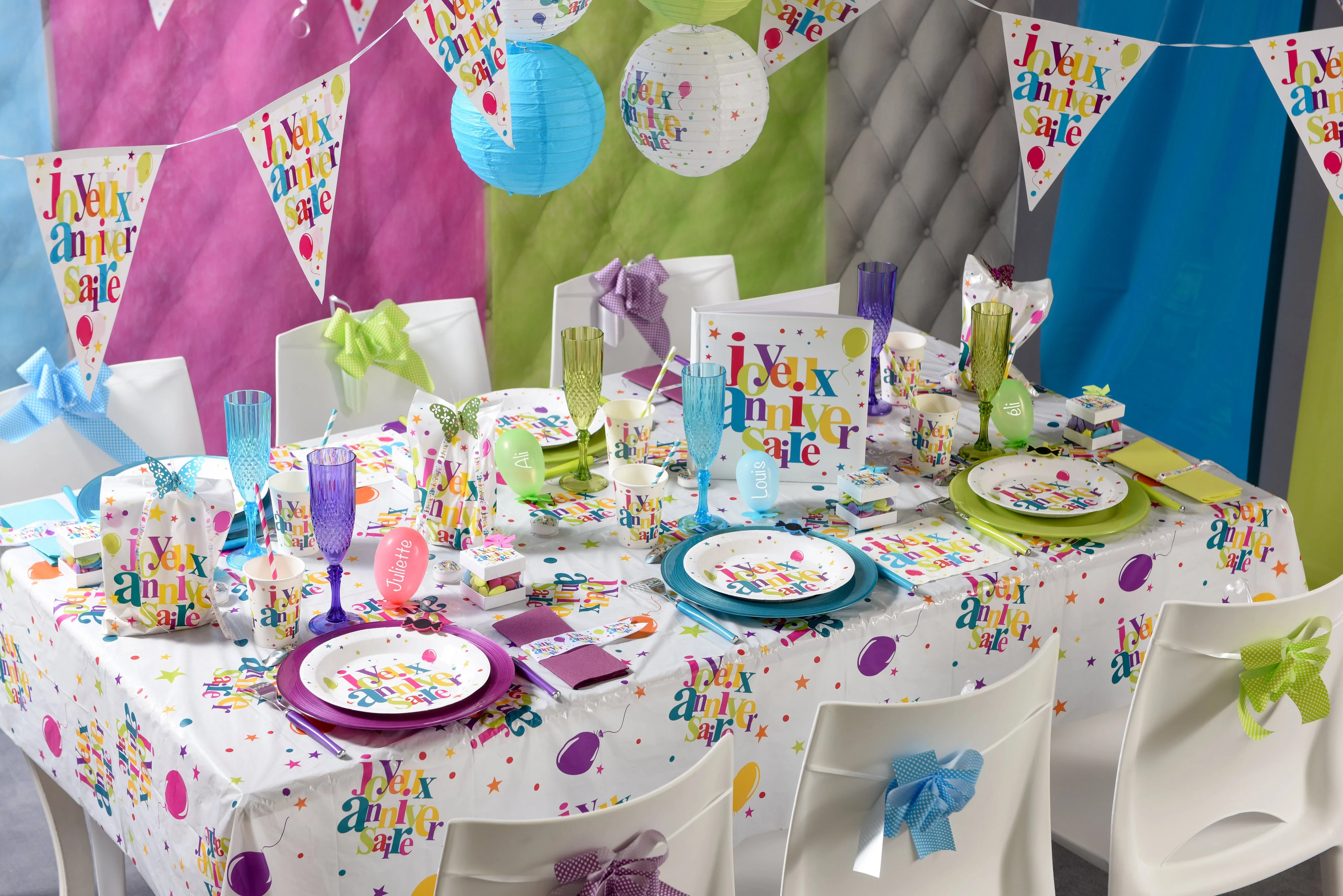 Showcase Your Style with Trendsetting Multicolor Birthday Tablecloth �C Elegantly Festive!