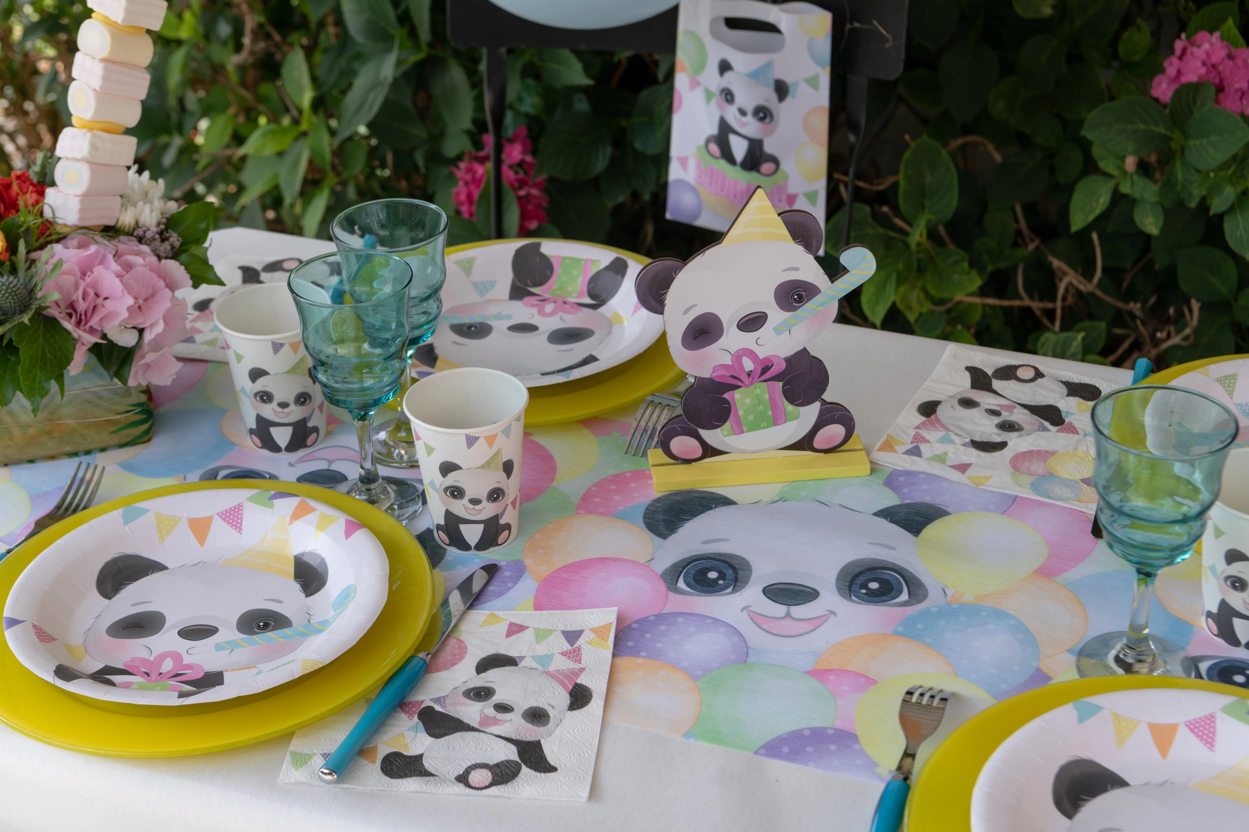 Elegant Panda-Themed Paper Cups - Perfect for Trendy Birthday Celebrations