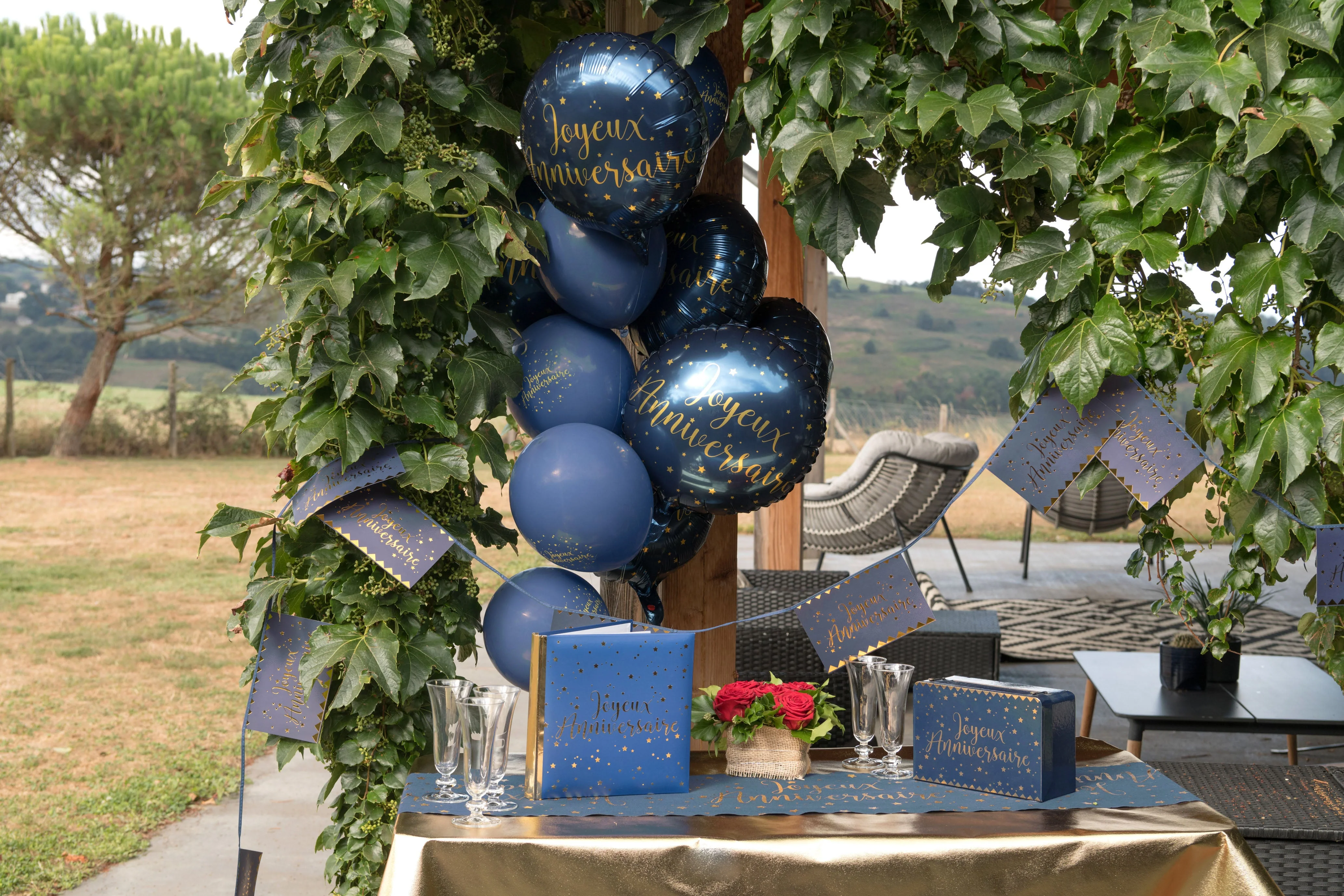 Elegant Blue Birthday Guestbook - Trendy Party Essential for Unforgettable Memories