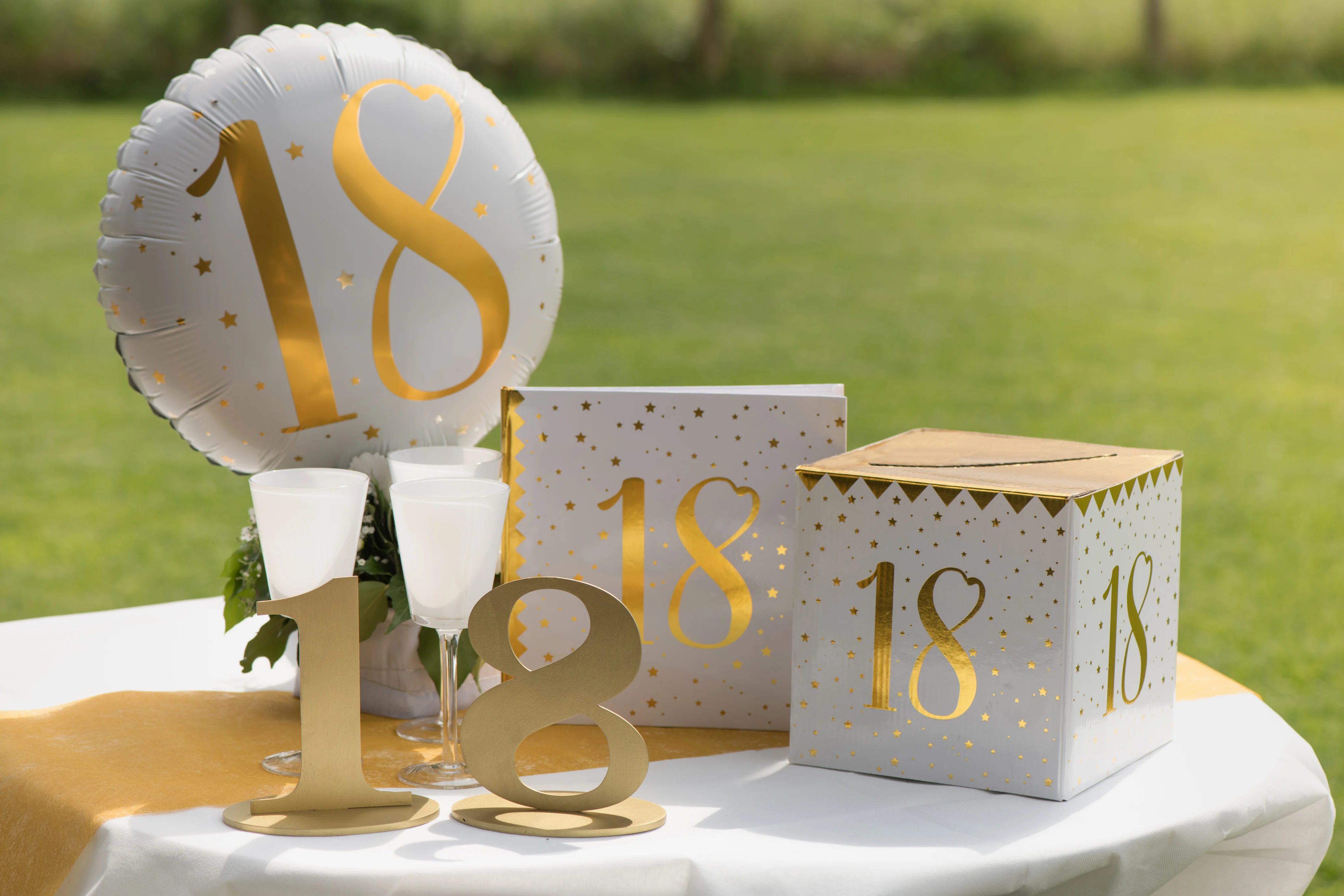 Luxurious 30th Birthday Gold Metallic Guestbook - Elevate Your Party Elegance